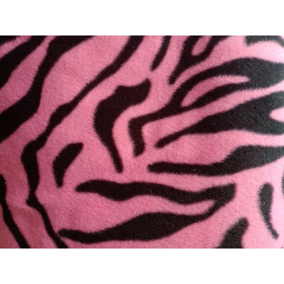 1 1/2 Yards of Pink & Black Zebra Print Fleece Material 60" Wide Crafts Sewing - Picture 3 of 3